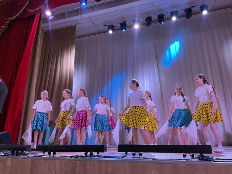 «Время быть счастливыми» в ДК «Современник» м. о. Чехов